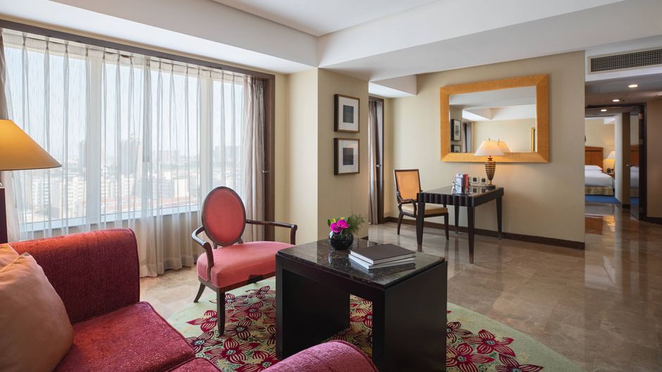 Renaissance Tianjin TEDA Conf Ctr Hotel Suite