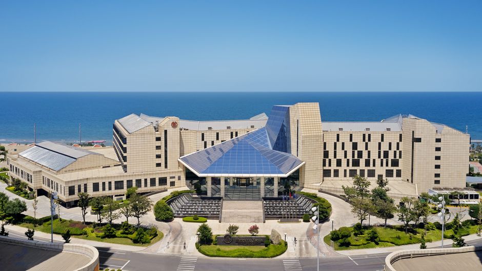 Sheraton Yantai Golden Beach Resort Exterior