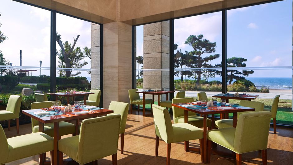 Sheraton Yantai Golden Beach Resort Restaurant