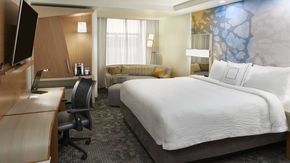 Courtyard by Marriott Oshawa Room