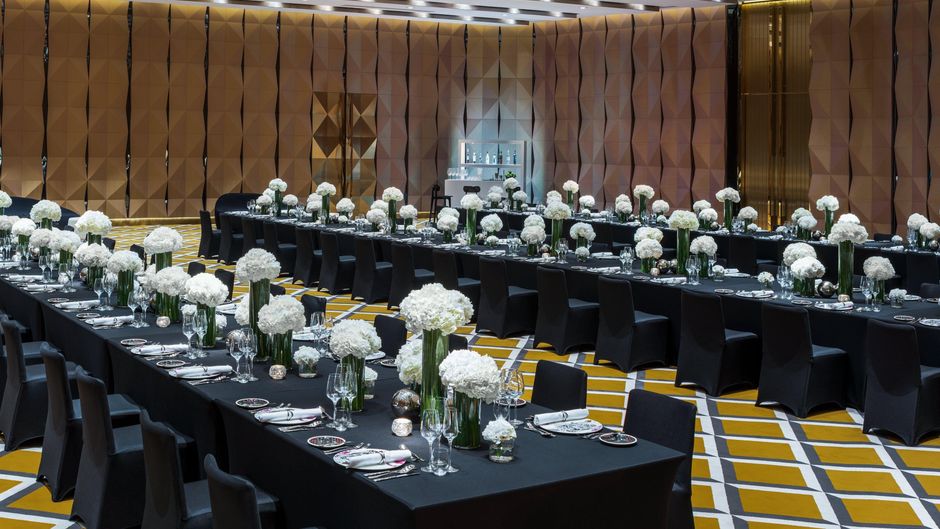 W Shanghai - The Bund Meeting