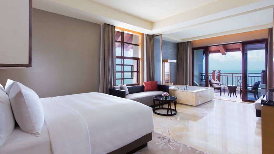 Haikou Marriott Hotel Suite