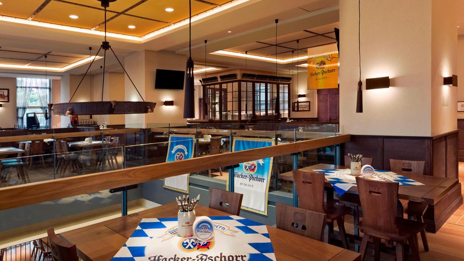 The Fairway Place- Marriott Exec Apts Restaurant