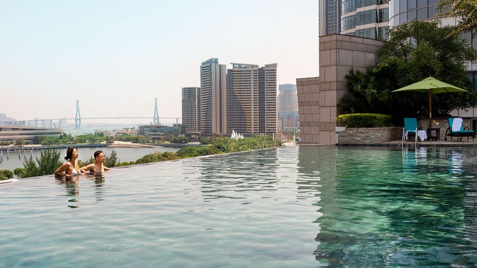 Sheraton Zhanjiang Hotel Pool