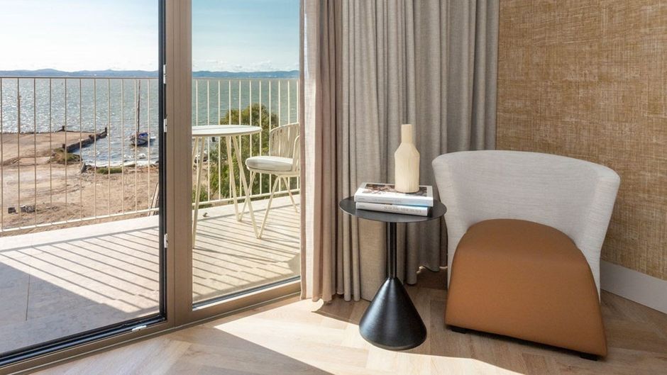 Upon Vila Room