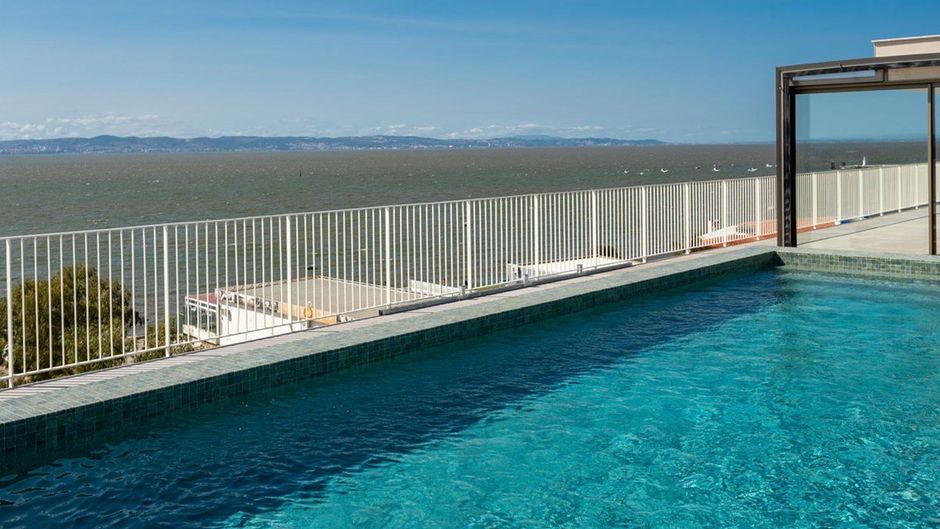 Upon Vila Pool