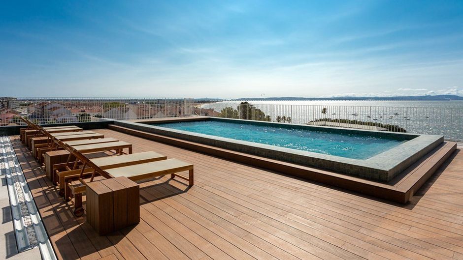 Upon Vila Pool