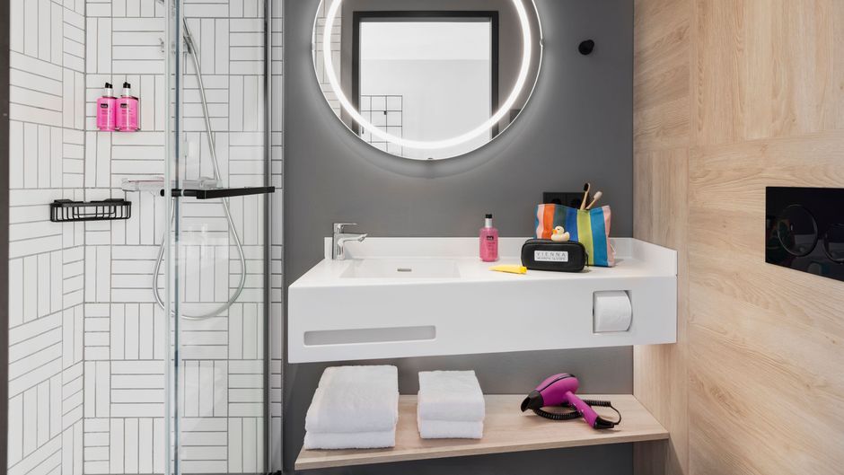 Moxy Vienna City East Room