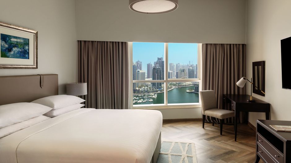 Marriott Harbour Hotel & Suites Room
