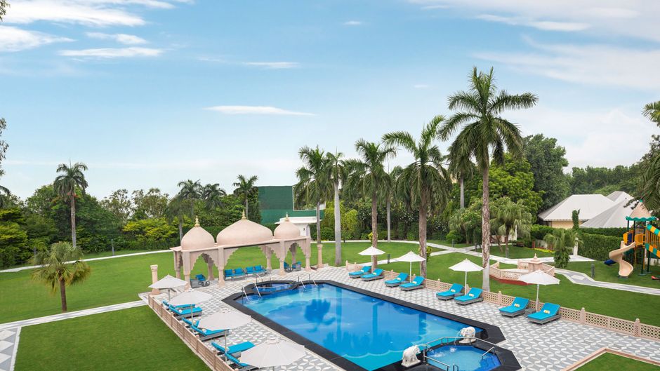 The Gateway Hotel Fatehadbad Rd Agra Pool