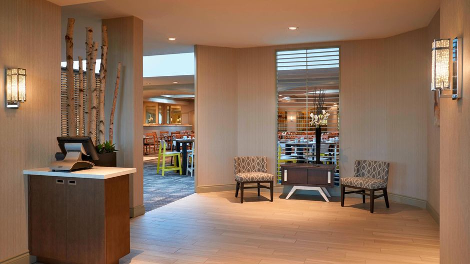 Delta Hotels Toronto Arpt & Conf Center Restaurant