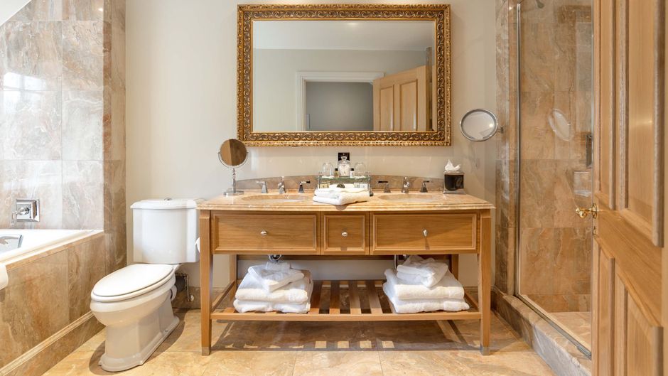 Trump MacLeod House & Lodge Room