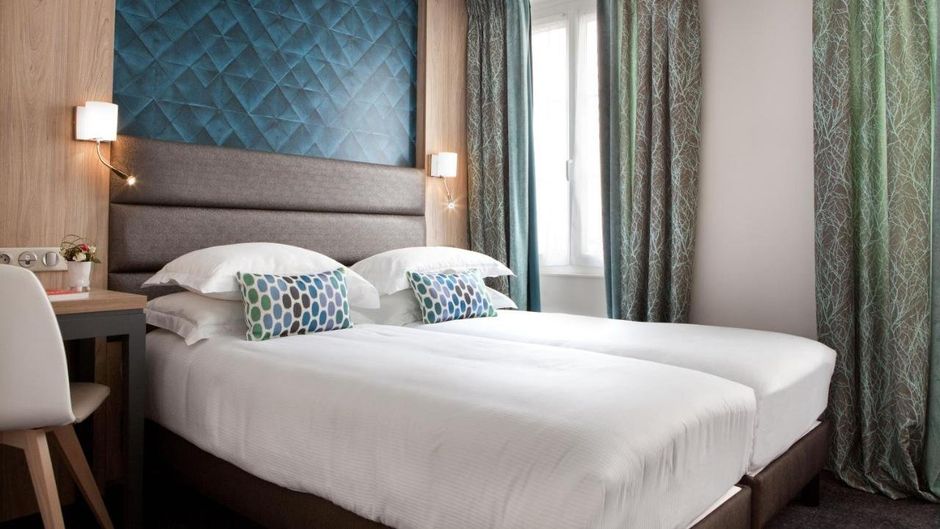 Serotel Suites Opera Room