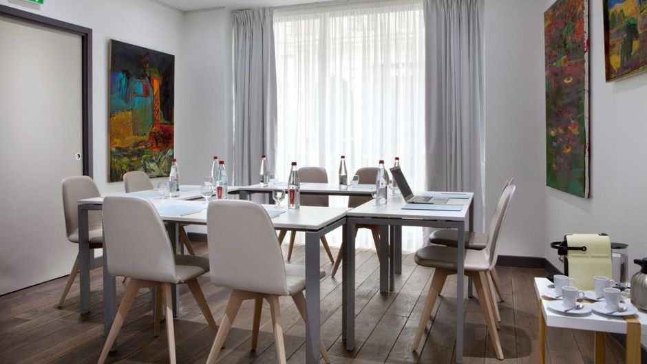 Serotel Suites Opera Meeting