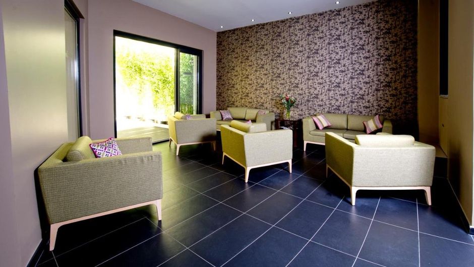 Serotel Suites Opera Lobby