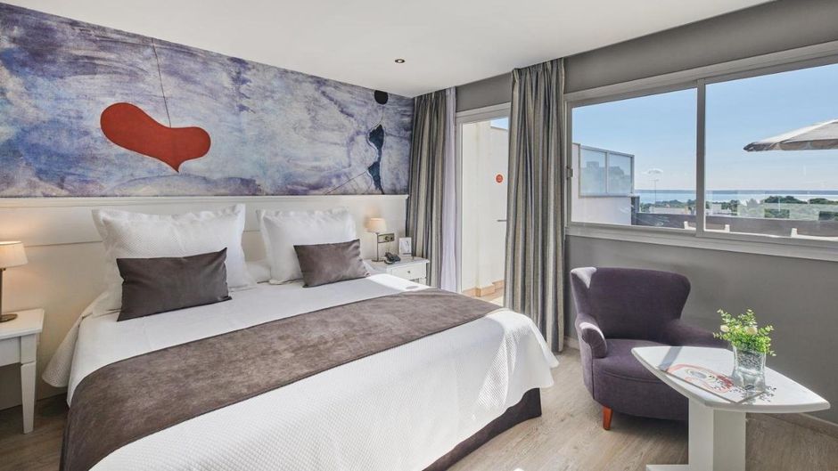 Hotel Joan Miro Room