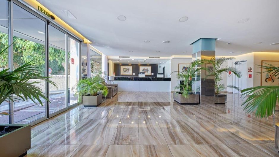 Hotel Joan Miro Lobby