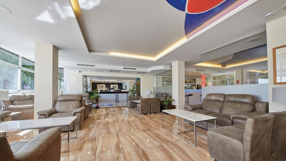 Hotel Joan Miro Lobby
