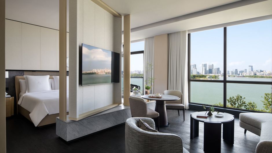 Four Seasons Hotel Suzhou Room