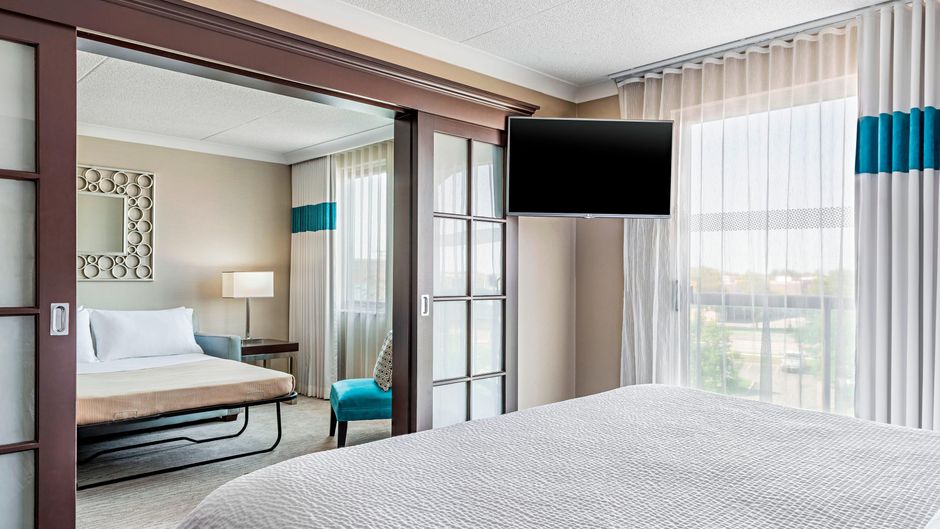 Four Points by Sheraton London Suite