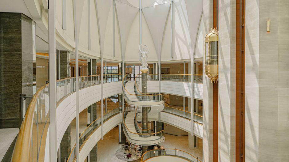 Lotte Hotel World Lobby