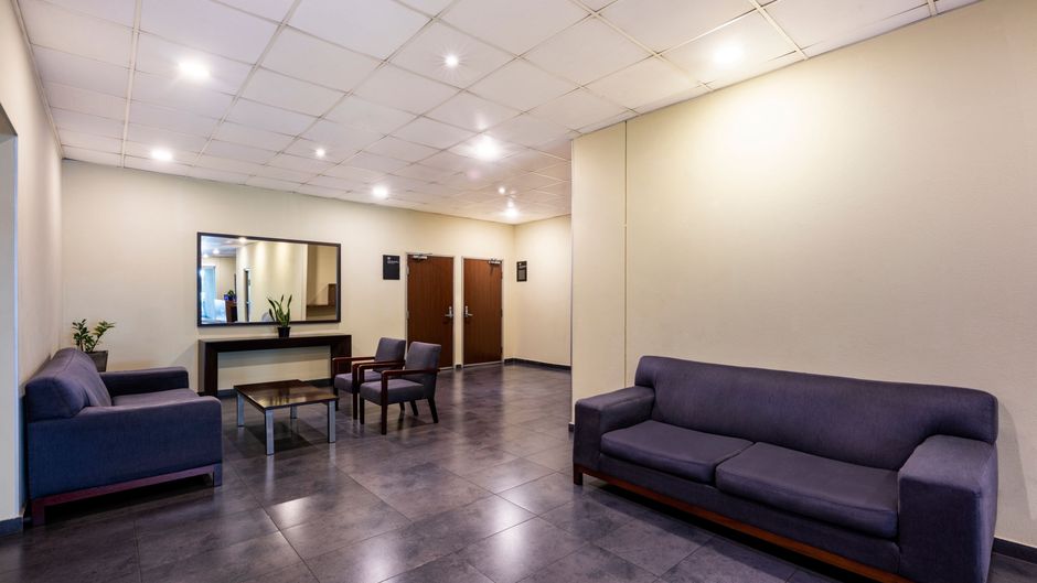 City Express Plus by Marriott Lobby