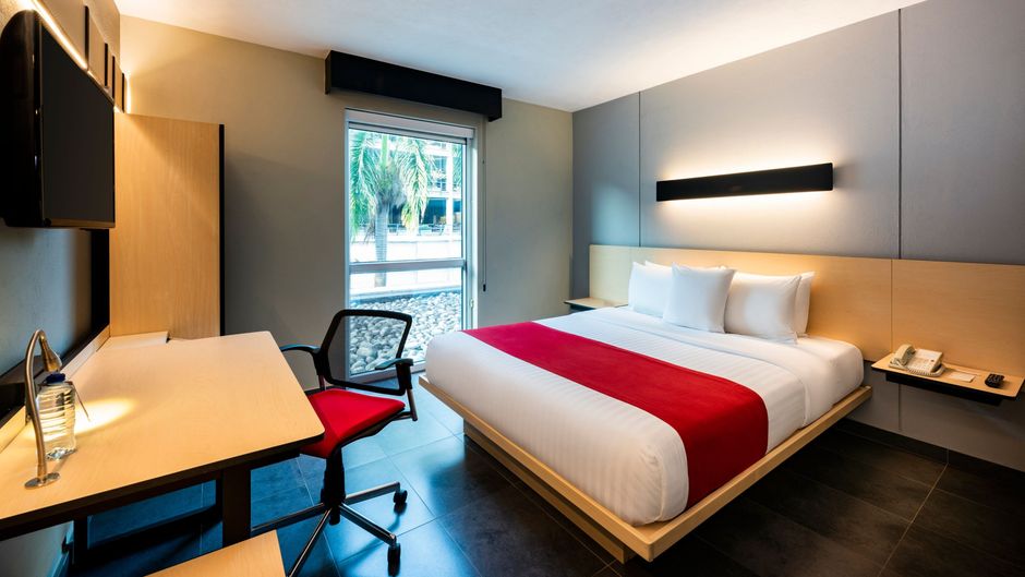 City Express Plus by Marriott Room