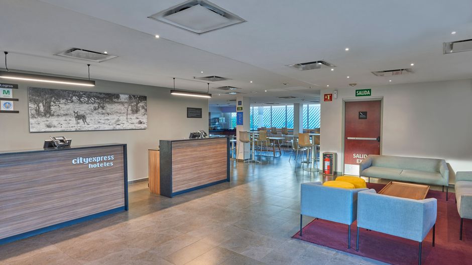 City Express by Marriott Hermosillo Lobby