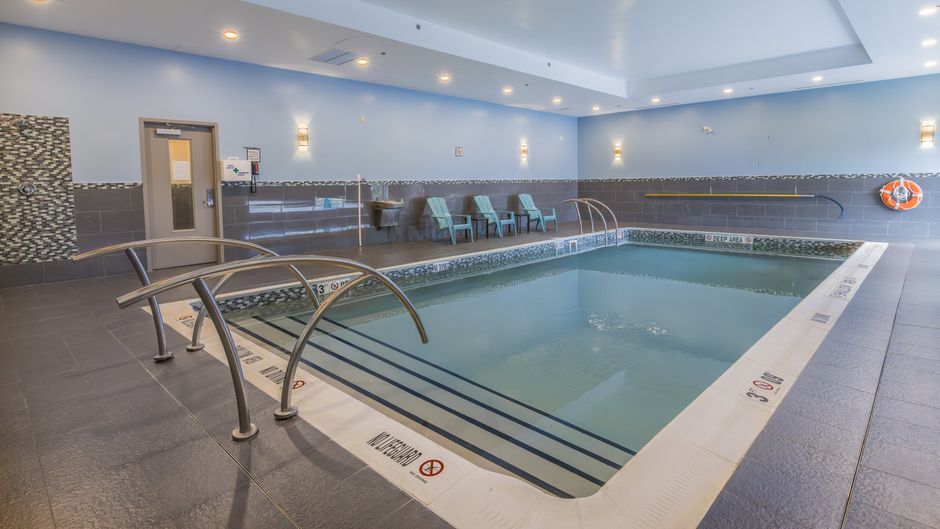 Holiday Inn Express Toronto-North York Pool