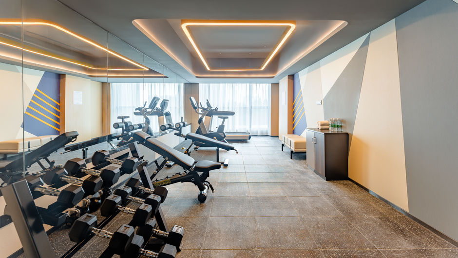 Holiday Inn Exp Qianjiang Century City Health Club