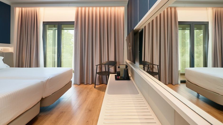 Hotel Becquer Room