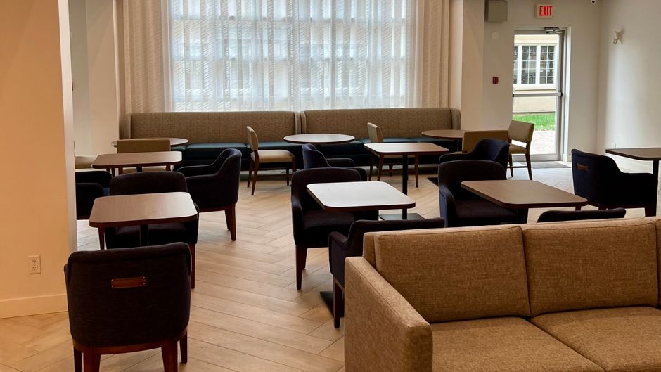Staybridge Suites Calgary Airport Restaurant