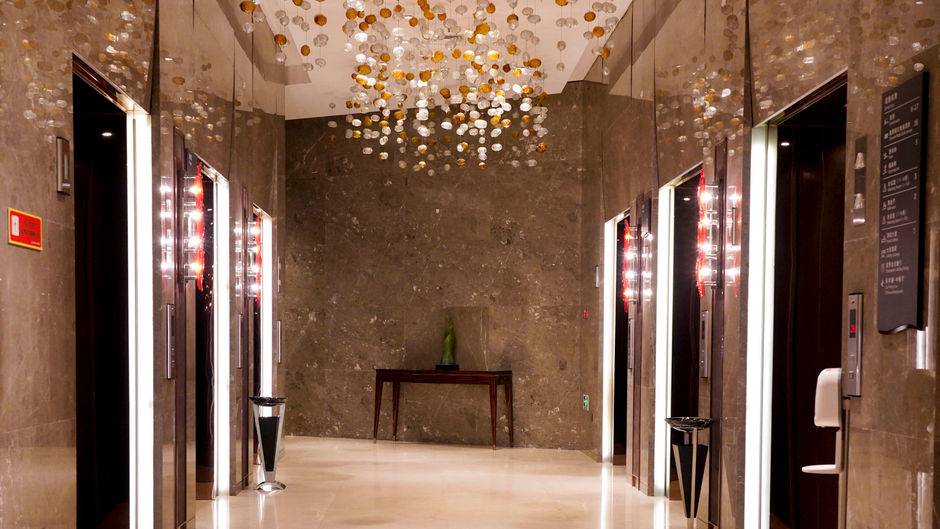 Crowne Plaza Dalian Sports Center Lobby