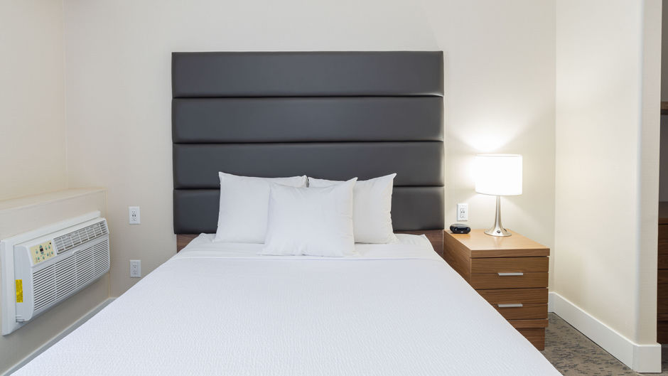 Sandman Hotel Grande Prairie Room