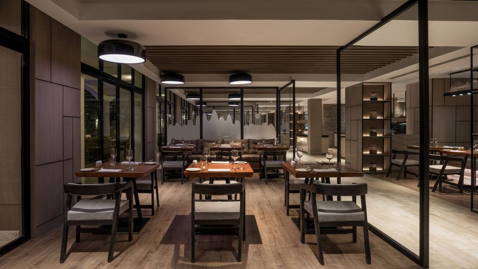 Courtyard by Marriott Siem Reap Resort Restaurant
