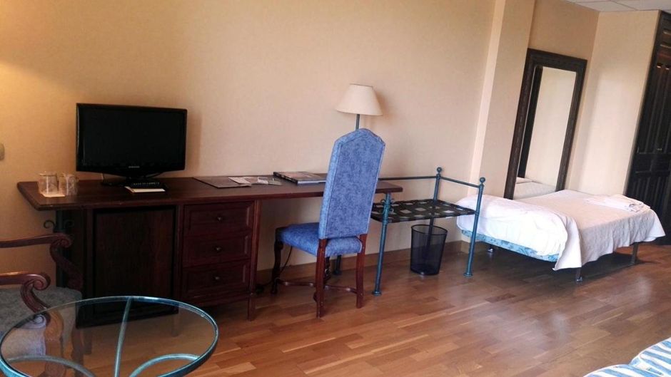 Hotel Tudanca-Aranda Room