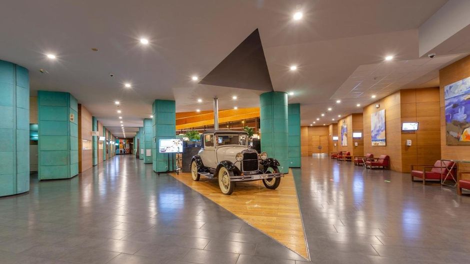 Puerta de Bilbao Hotel Lobby