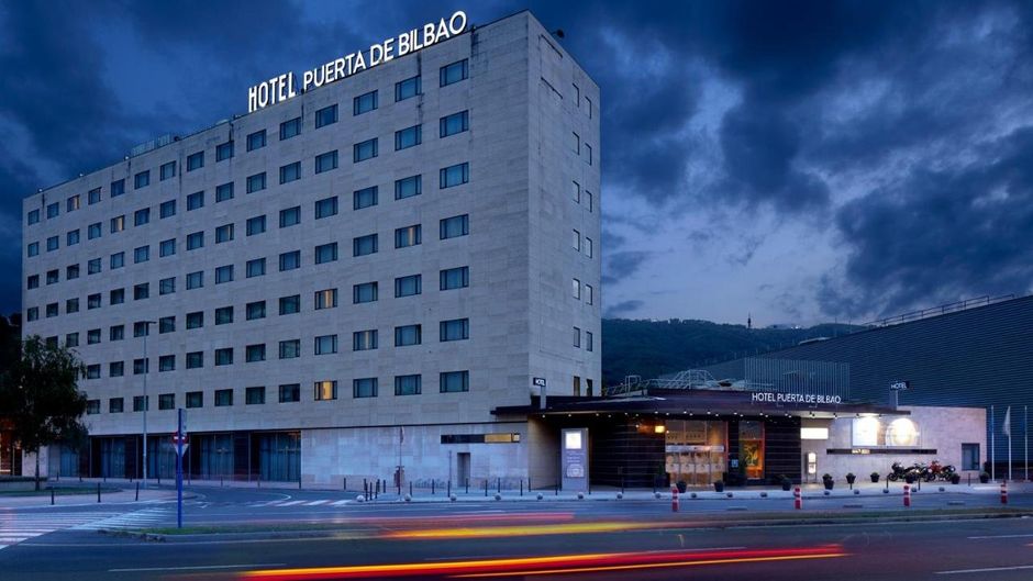 Puerta de Bilbao Hotel Exterior