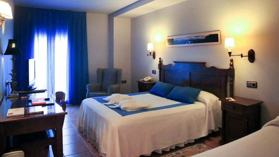 Dona Manuela Hotel Room