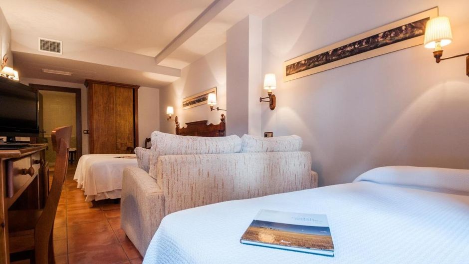 Dona Manuela Hotel Room