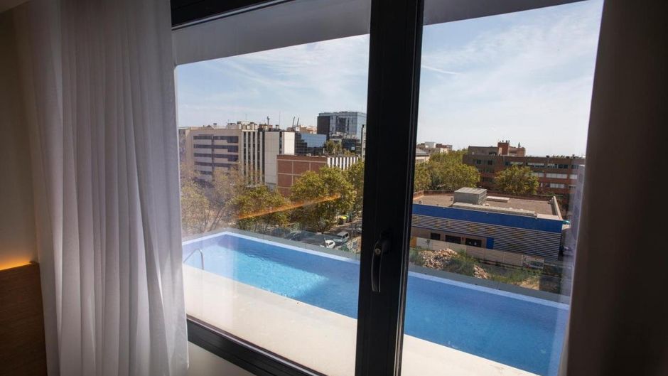 Paxton Barcelona Pool