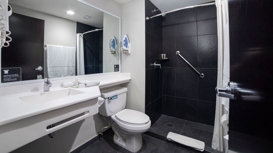 City Express Plus by Marriott Room