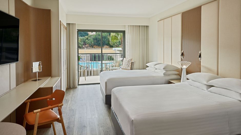 Marriott Malta Hotel and Spa Pool