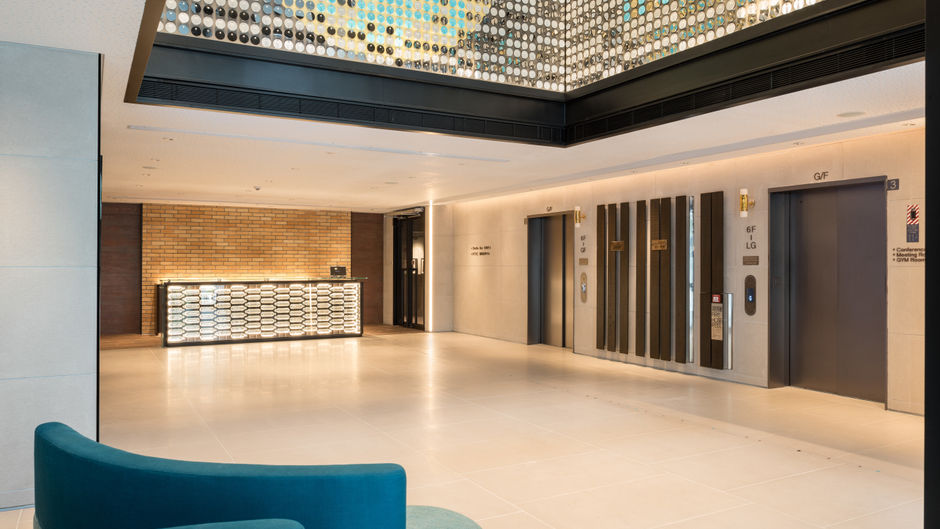 Camlux Hotel Lobby