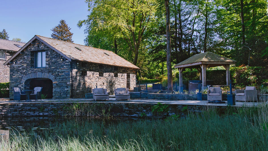 Storrs Hall Hotel Exterior