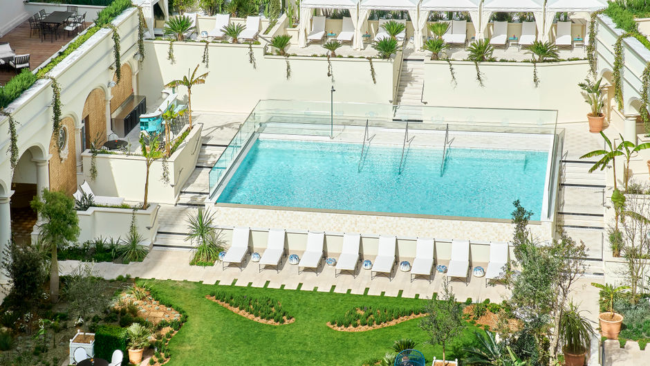 Carlton Cannes, a Regent Hotel Pool