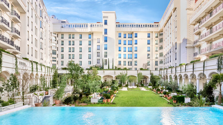 Carlton Cannes, a Regent Hotel Pool