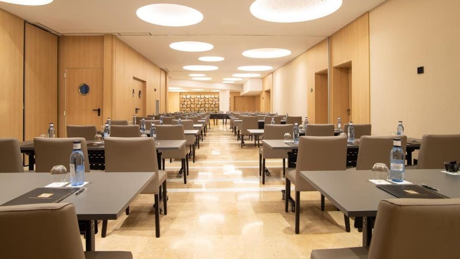 Granada Center Hotel Meeting