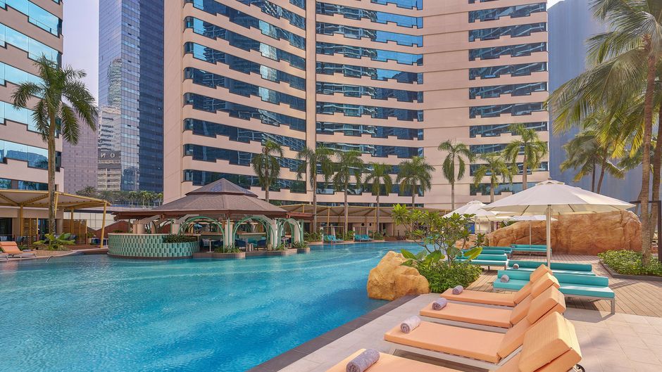 Four Points by Sheraton City Centre Pool