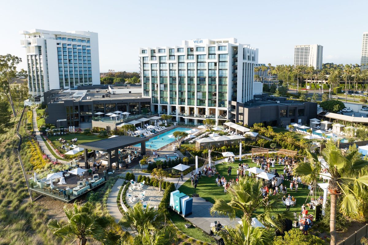 VEA Newport Beach, A Marriott Resort & Spa photo 2